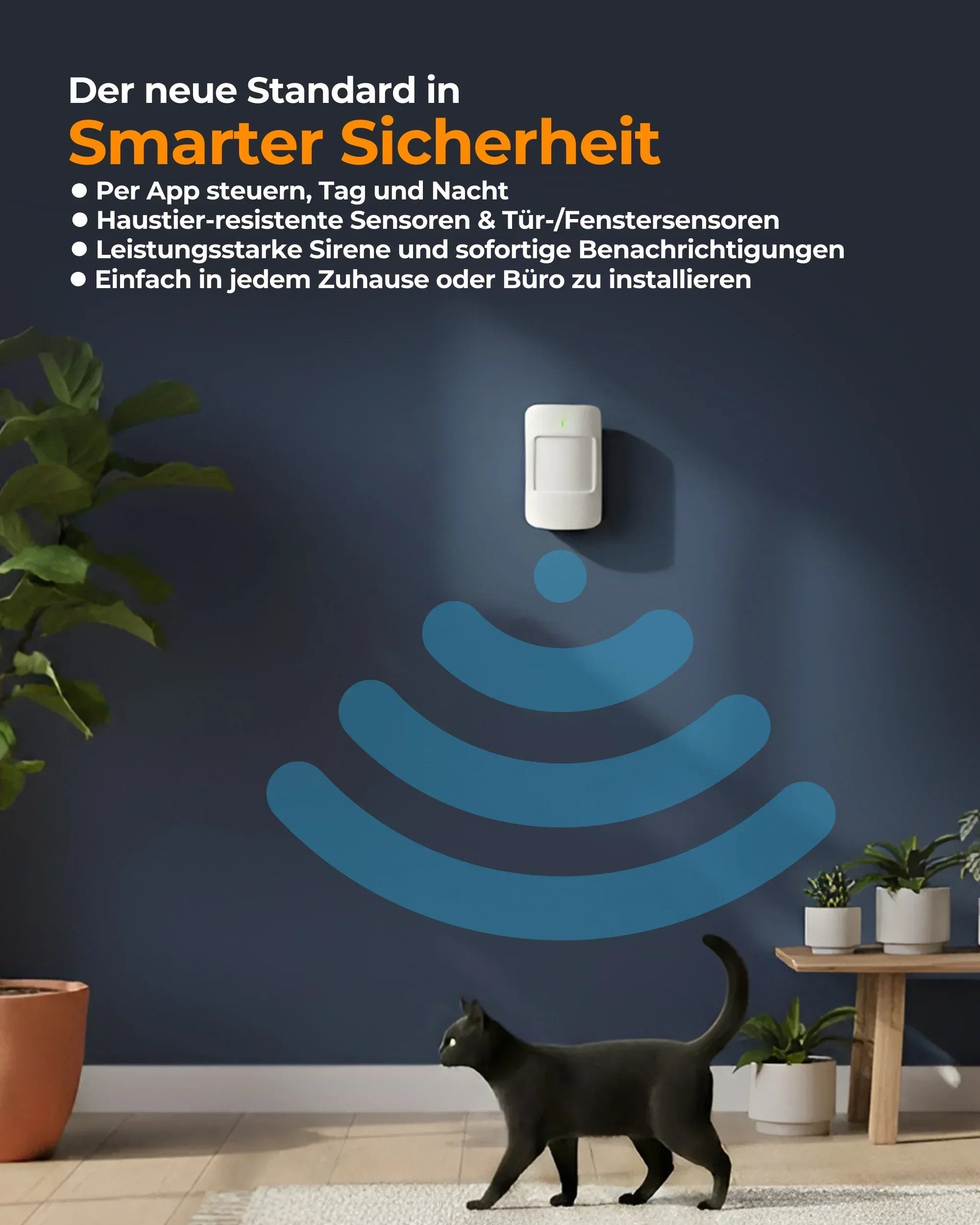 Moderne Alarmanlage mit Bewegungssensor an der Wand, schwarze Katze im Wohnzimmer, Pflanzen