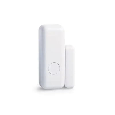 Moderner, weißer Tür- oder Fensterkontakt Sensor für Alarmanlage auf weißem Hintergrund.